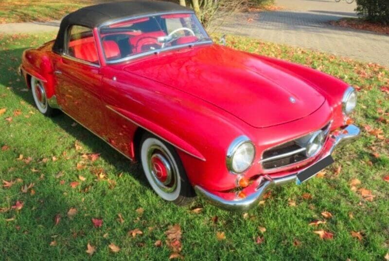 Dieses Foto zeigt den Mercedes-Benz 190 SL, einen Oldtimer aus dem Jahr 1956. Er ist ein einem Top Zustand. Gutachten Note 2+. Es handelt sich um ein gepflegtes Garagenfahrzeug, wo die Karosserie komplett überarbeitet wurde. Bieten Sie jetzt mit!